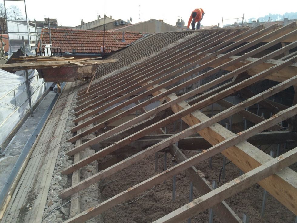 Réfection de la couverture de l'hotel de ville à Fuveau